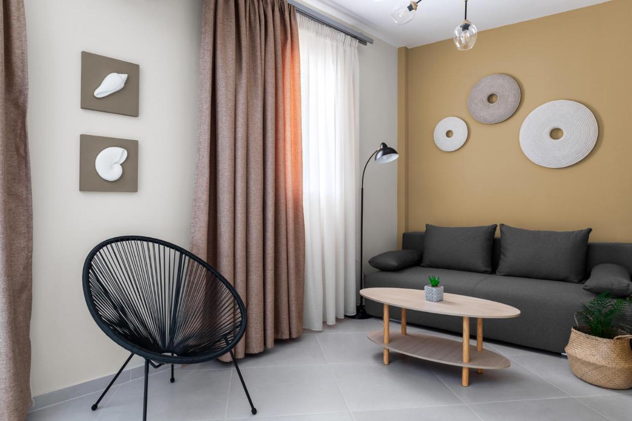 Corali Suites Andros Batsíon Exterior photo