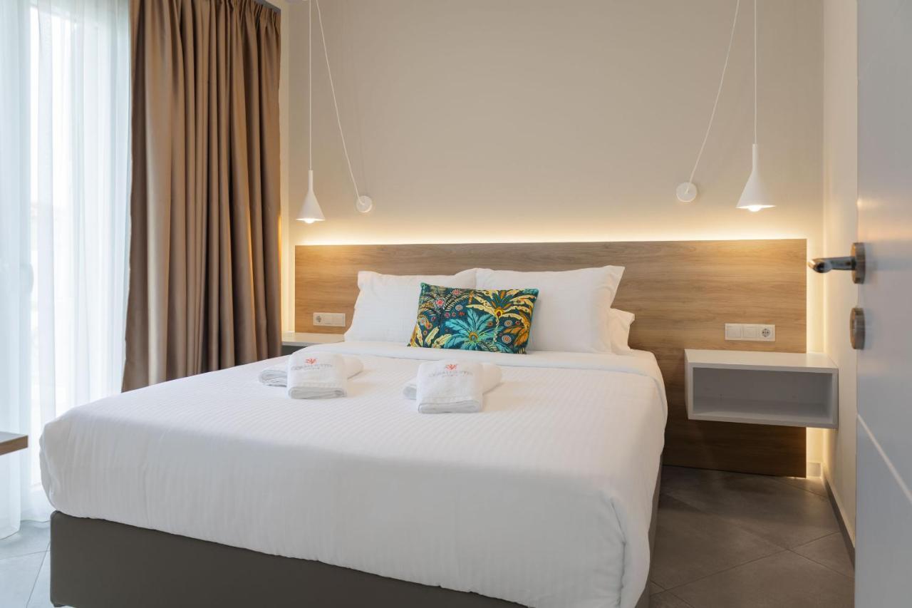 Corali Suites Andros Batsíon Exterior photo