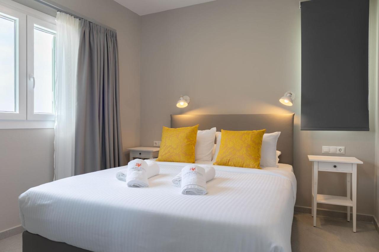 Corali Suites Andros Batsíon Exterior photo