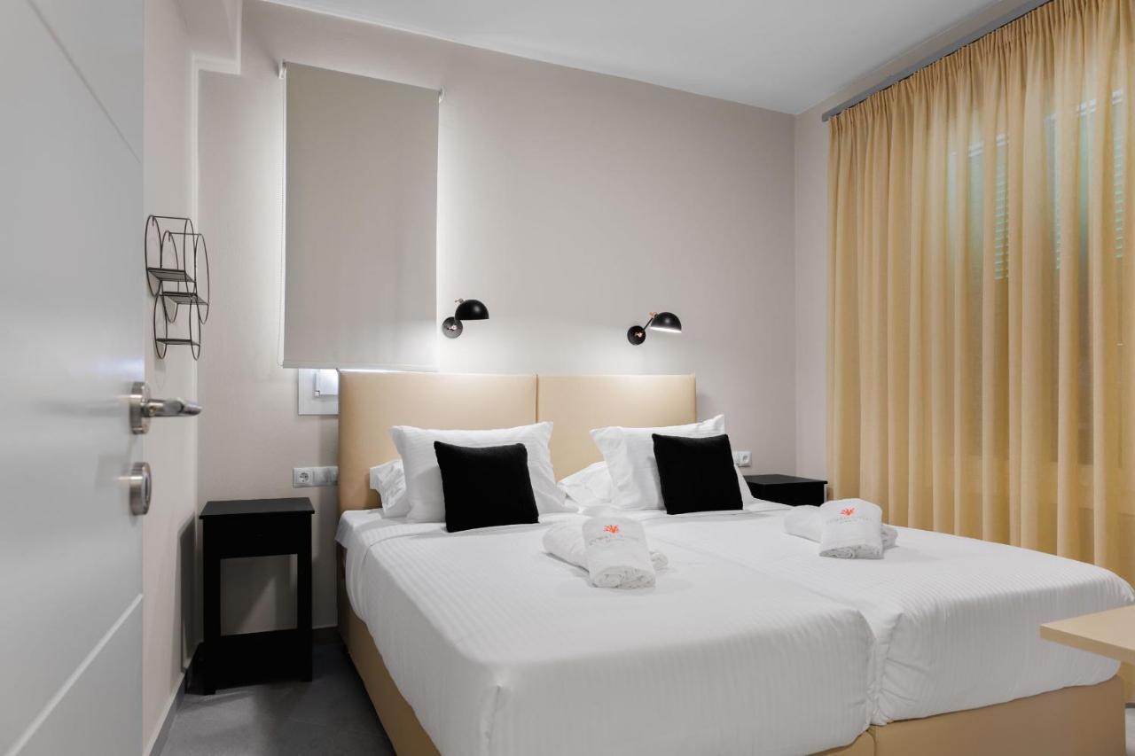 Corali Suites Andros Batsíon Exterior photo