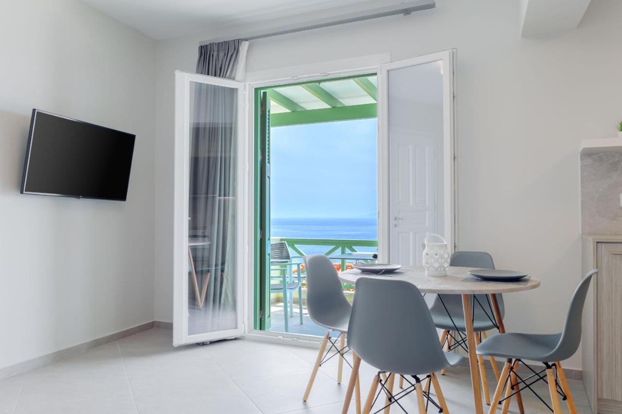 Corali Suites Andros Batsíon Exterior photo