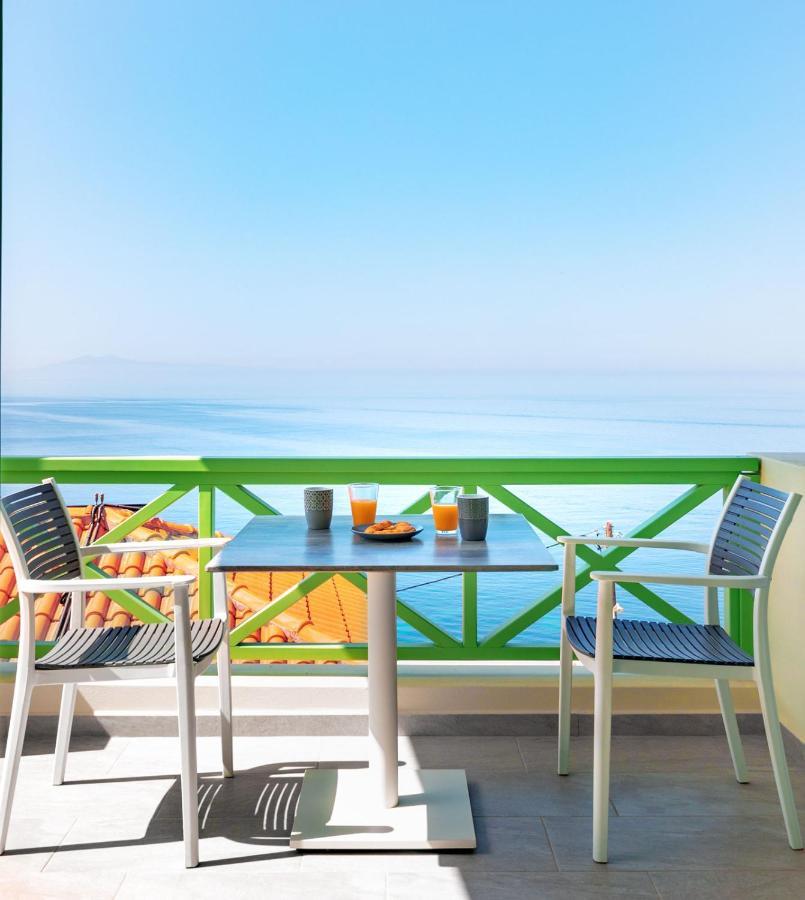 Corali Suites Andros Batsíon Exterior photo