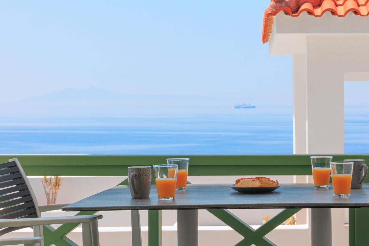 Corali Suites Andros Batsíon Exterior photo