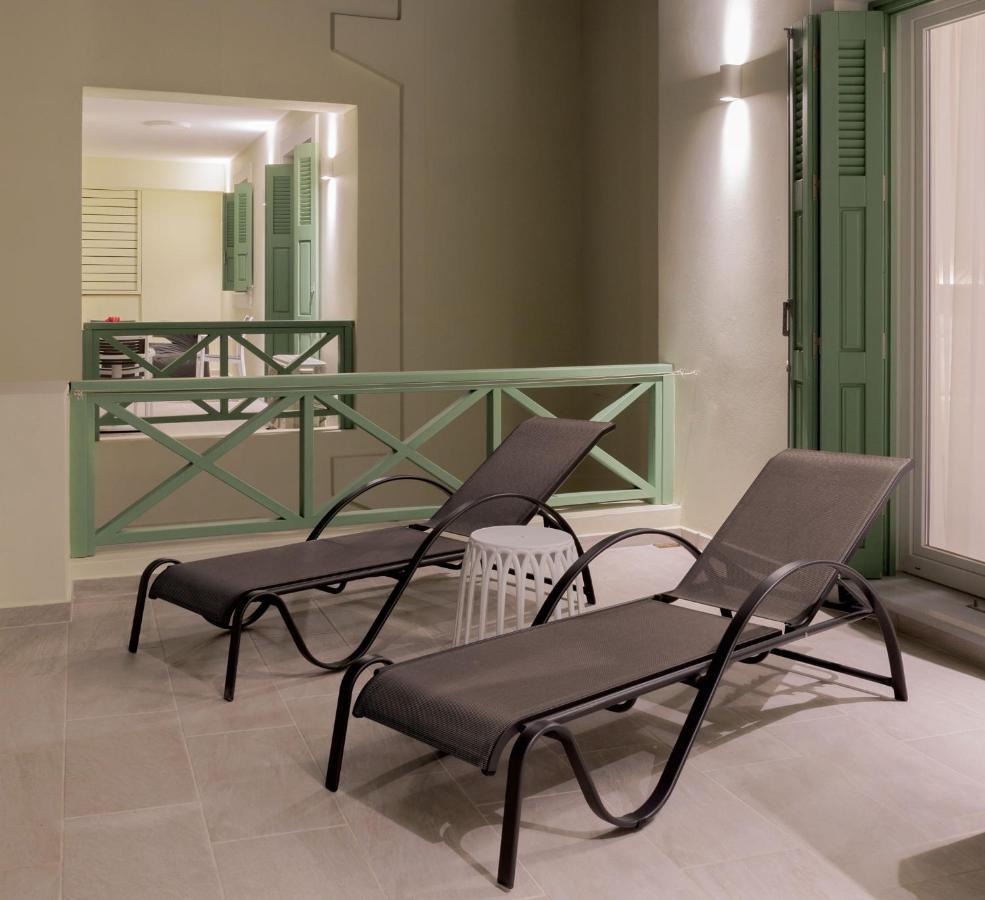 Corali Suites Andros Batsíon Exterior photo